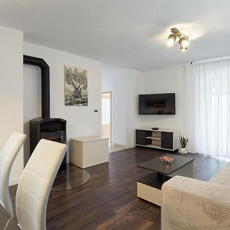 Apartment Larissa By Rent Istria Visnjan Exterior photo